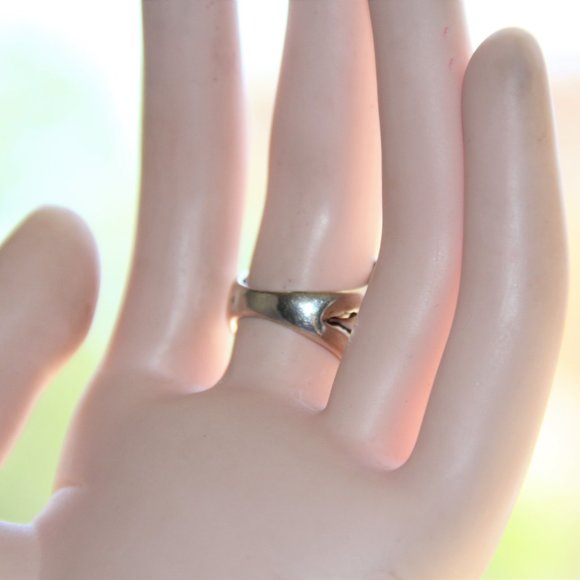 Zuman Sterling Silver Pearl Ring - Picture 10 of 13